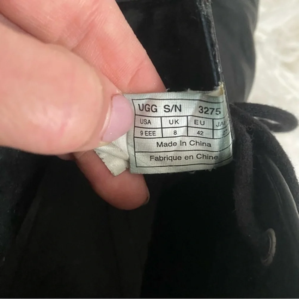 UGG Leighton Black Crepe Leather Lace Up Desert Chukka Boots